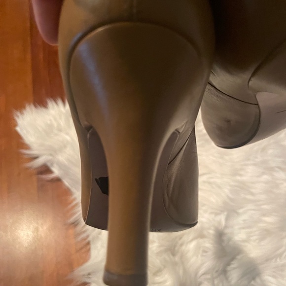 Antonio Melani Tan Leather Heeled Ankle Boots Size 9 - Picture 7 of 10